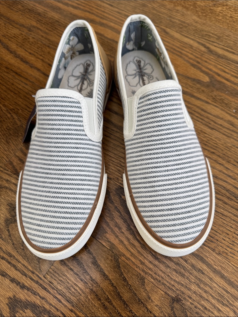 Tommy Bahama Womens’ Canvas Sailor Style Slip On Shoes New NO Box